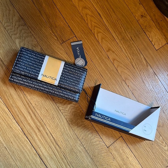 MWT💙Nautica Signature Logo Money Manager Trifold Snap Womens Wallet Navy White - Picture 4 of 17